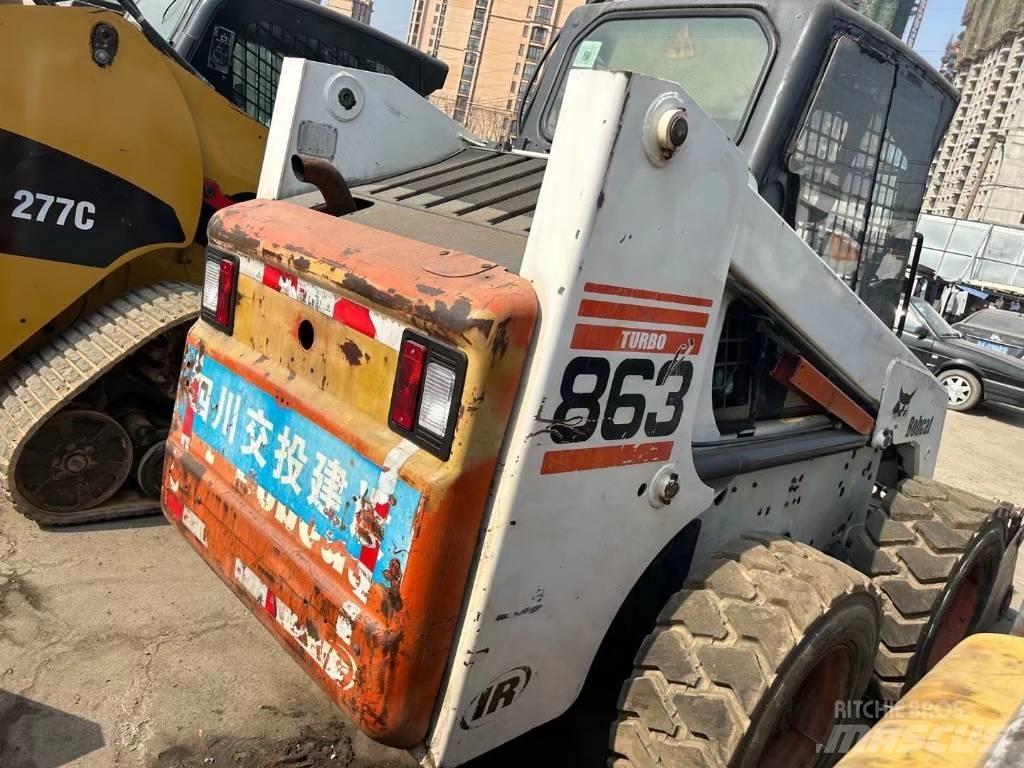 Bobcat S863 Krautuvai su šoniniu pasukimu