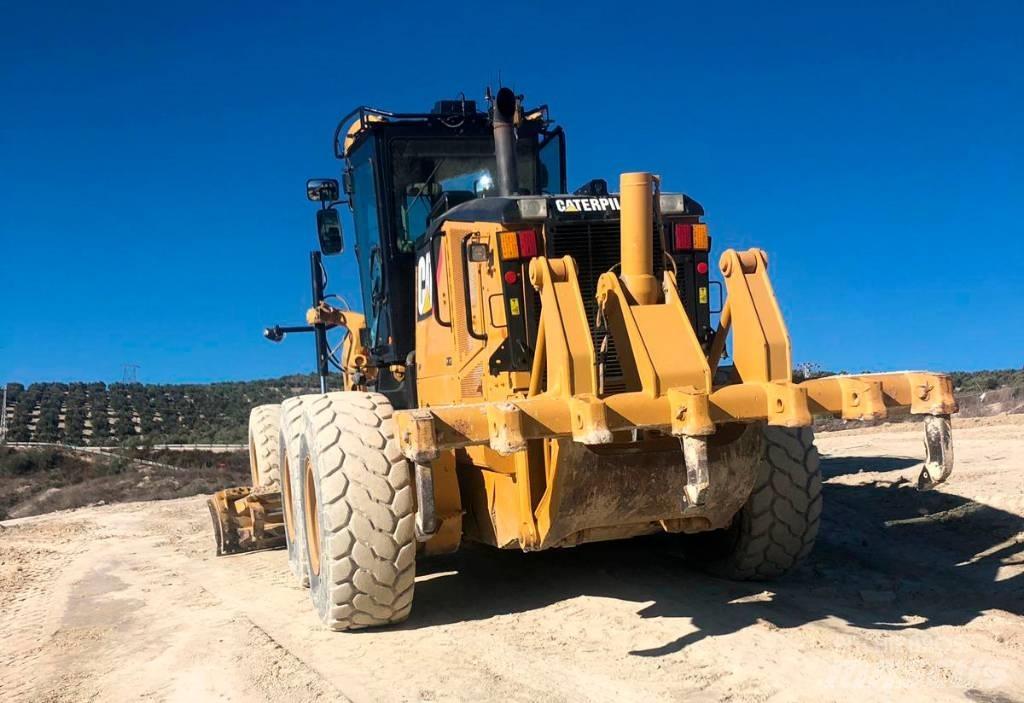 CAT 14 M Greideriai