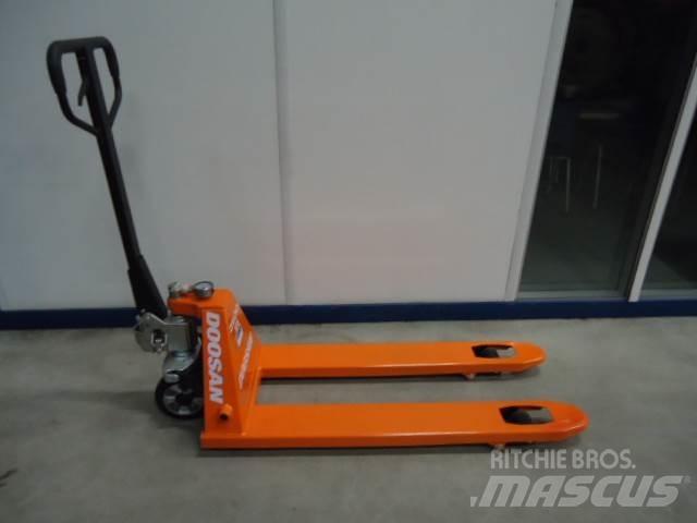 Doosan Pallettruck Rankiniai hidrauliniai vėžimėliai