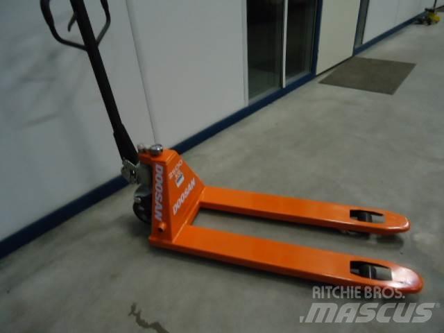 Doosan Pallettruck Rankiniai hidrauliniai vėžimėliai