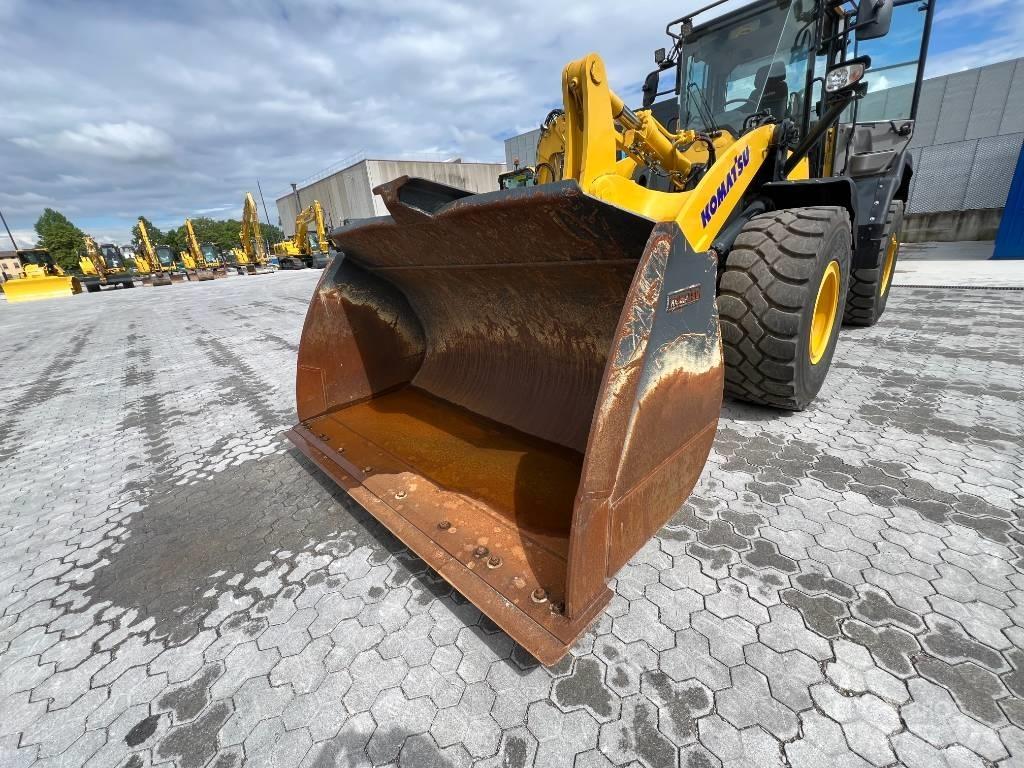 Komatsu WA320-7 Naudoti ratiniai krautuvai