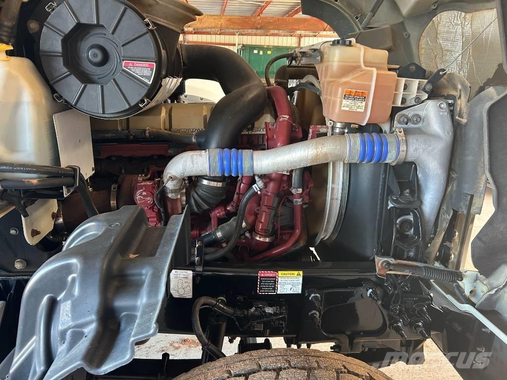 Mack Granite GU 713 Savivarčių priekabų vilkikai