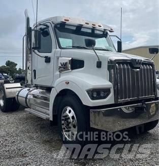 Western Star 47X Naudoti vilkikai