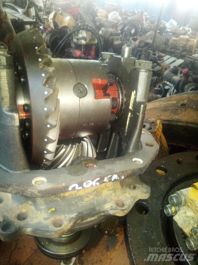 CAT 206 B Ašys