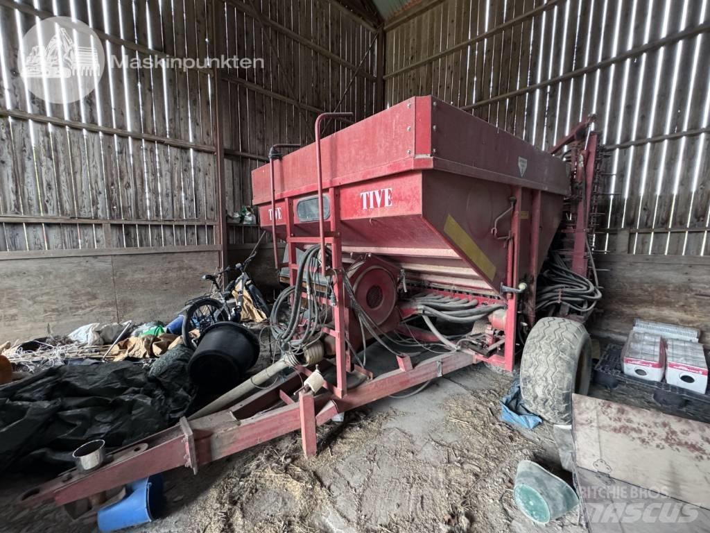 Överum Tive Mineralinių trąšų barstytuvai