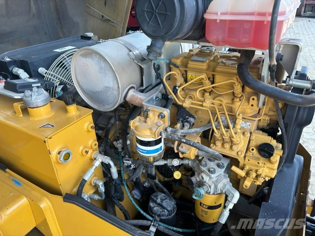 CAT CB 24 B Porinių būgnų volai