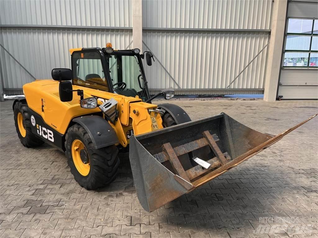 JCB 525-60 Hi Viz Teleskopiniai krautuvai žemės ūkiui