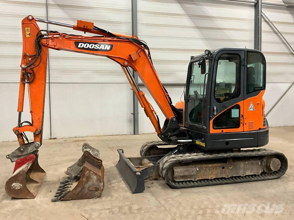 Doosan DX 63-3 Mini ekskavatoriai < 7 t