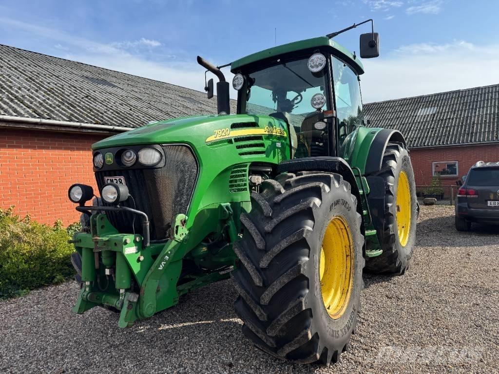 John Deere 7920 Traktoriai