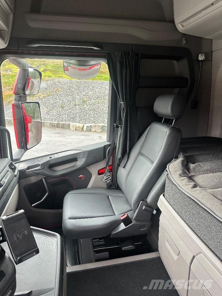 Scania R 590 Sunkvežimiai skiedroms vežti
