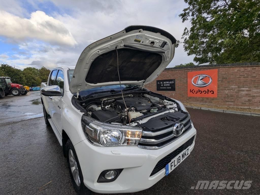 Toyota Hilux Pikapai / Bortiniai sunkvežimiai