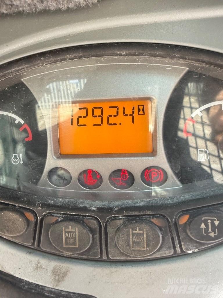 Bobcat S 450 Krautuvai su šoniniu pasukimu