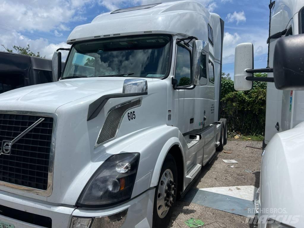 Volvo VNL 780 Naudoti vilkikai