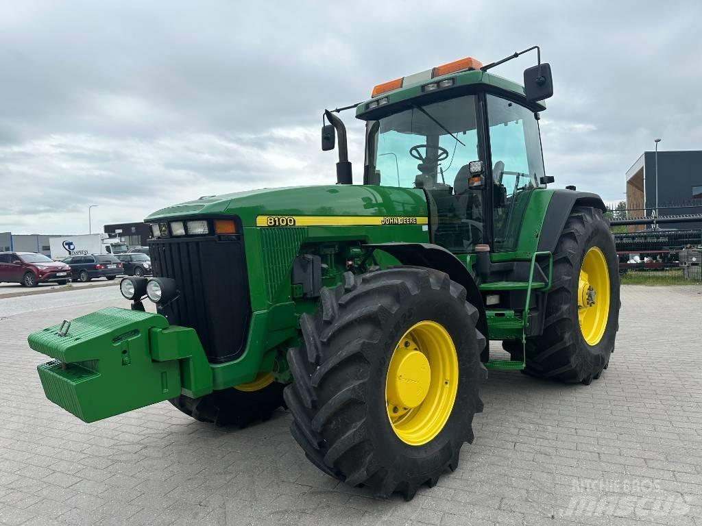 John Deere 8100 Traktoriai
