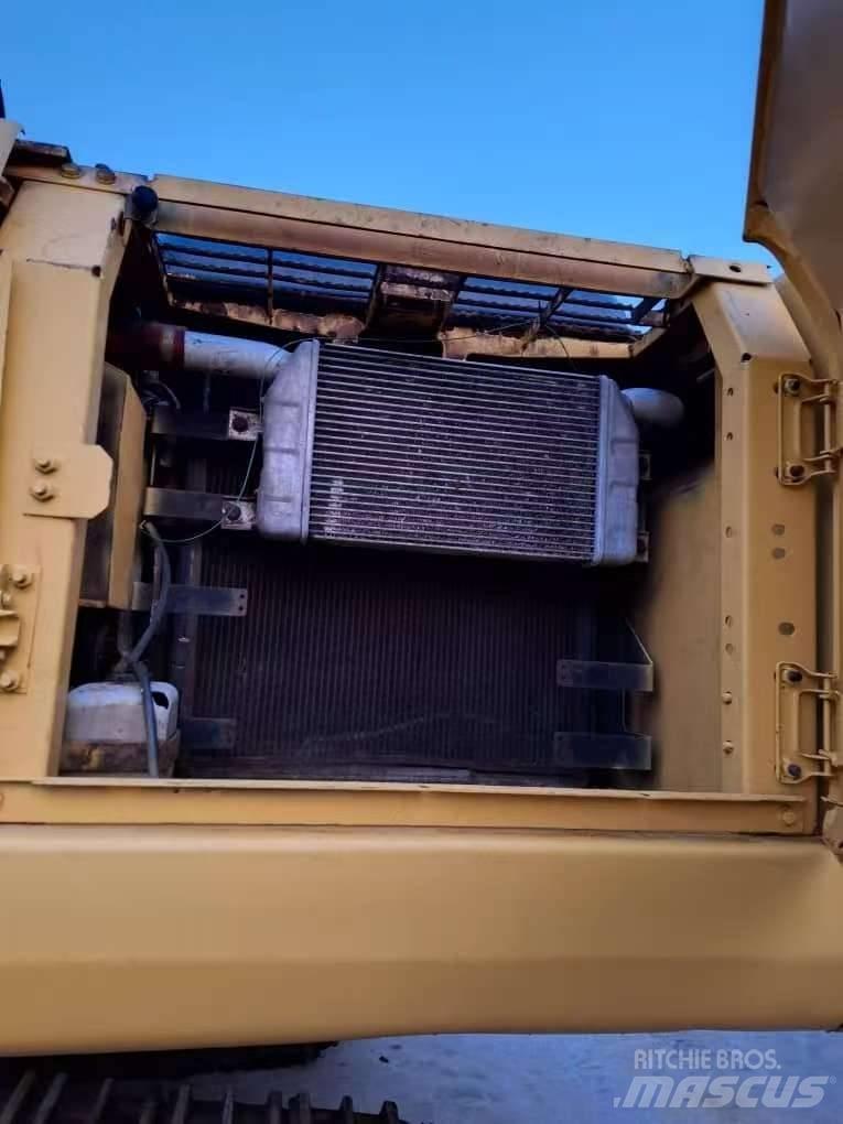 Komatsu PC 200-7 Vikšriniai ekskavatoriai