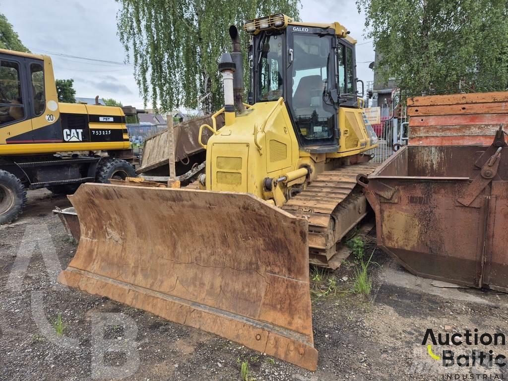 Komatsu D51EX-22 Vikšriniai buldozeriai