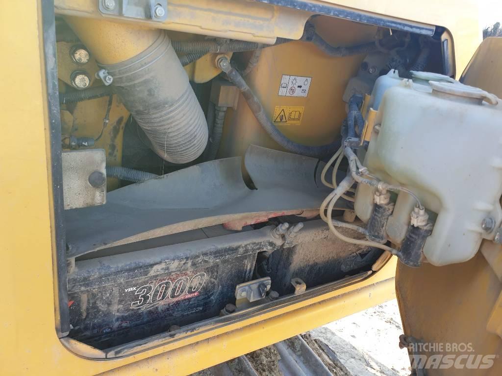 Komatsu D65PXi-18 Vikšriniai buldozeriai