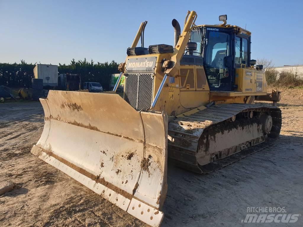 Komatsu D65PXi-18 Vikšriniai buldozeriai