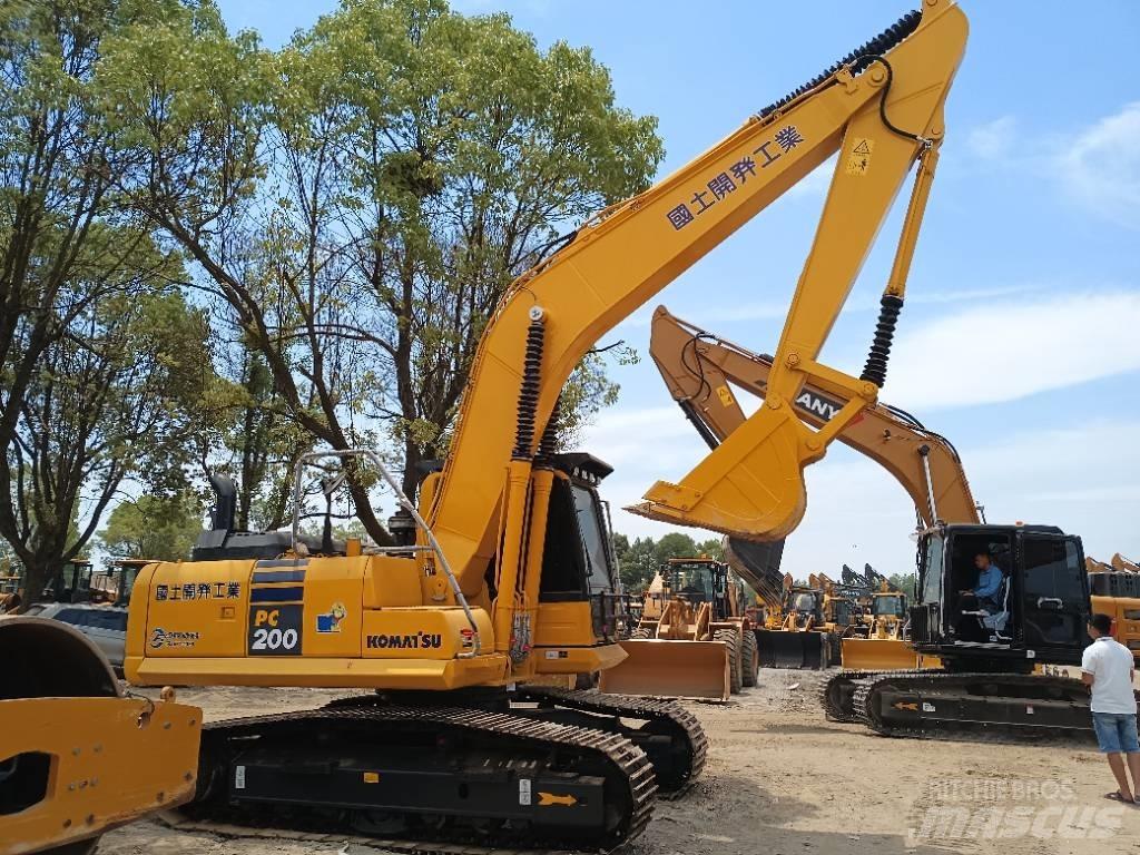 Komatsu PC 200-8 Vikšriniai ekskavatoriai