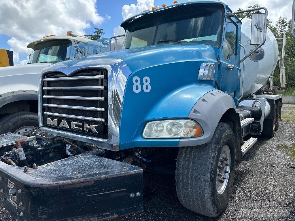 Mack GU 800 Kita