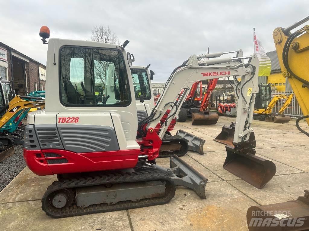 Takeuchi TB228 Mini ekskavatoriai < 7 t