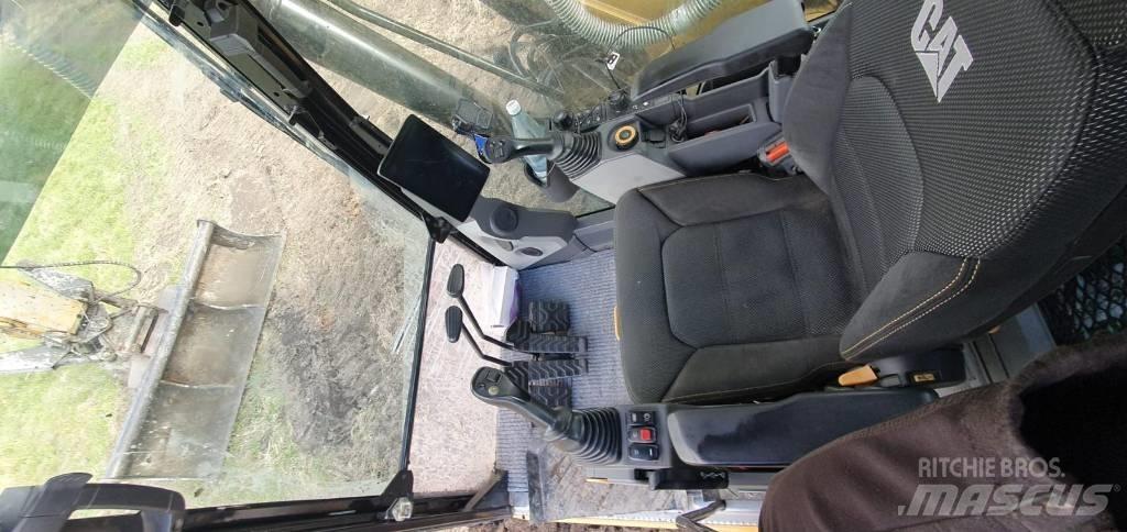 CAT 320 Vikšriniai ekskavatoriai