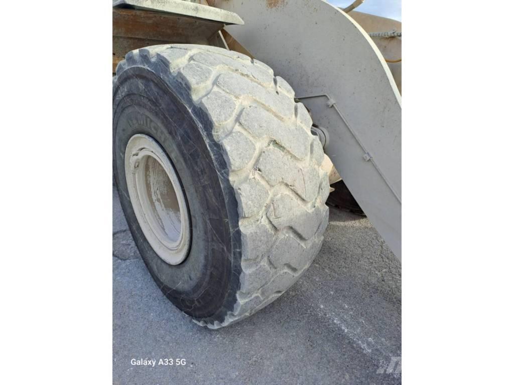 CAT 972 K Naudoti ratiniai krautuvai