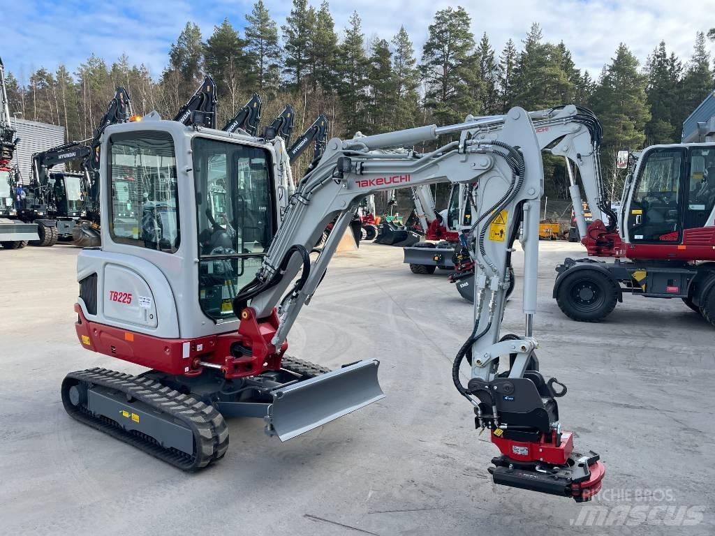 Takeuchi TB 225 Mini ekskavatoriai < 7 t
