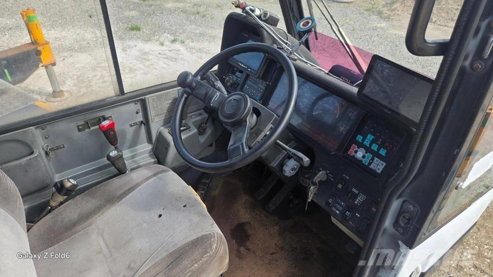 Kato KR 50 H Neapdoroto reljefo kranai