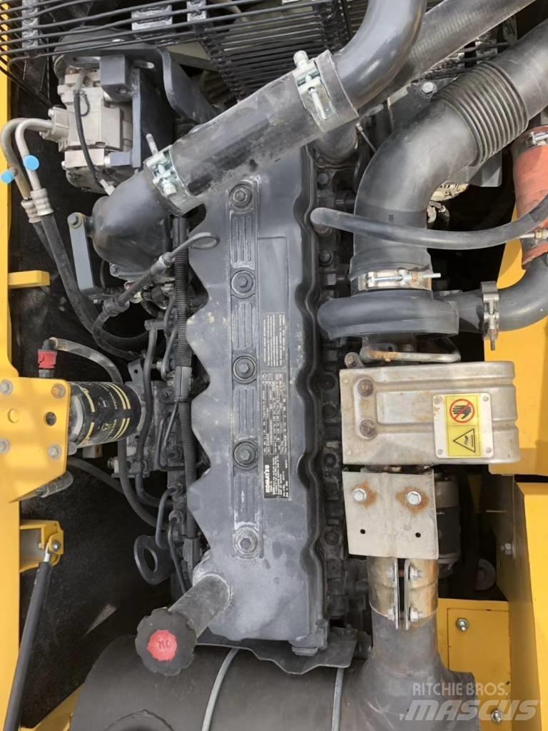 Komatsu 210LC-8 Vikšriniai ekskavatoriai