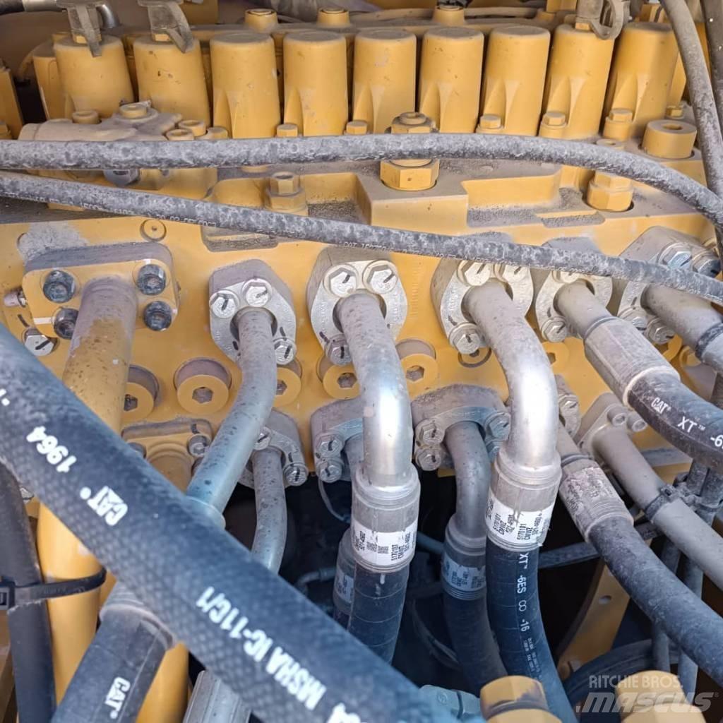 CAT 330GC Vikšriniai ekskavatoriai