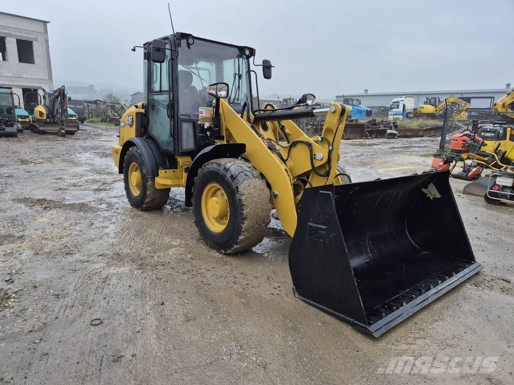 CAT 906M Naudoti ratiniai krautuvai