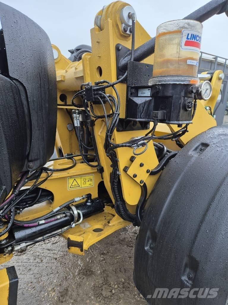 CAT 906M Naudoti ratiniai krautuvai