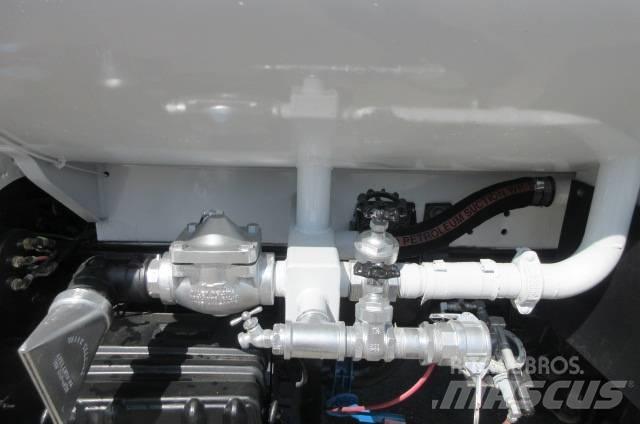 Ford F750 Vandens sunkvežimiai