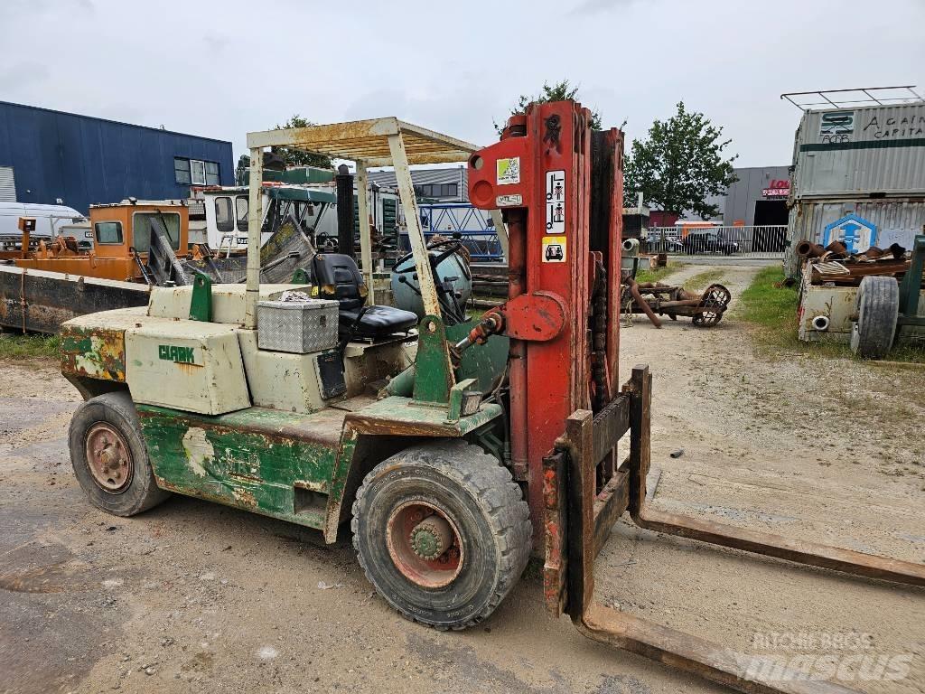 Clark DPH 70 Dyzeliniai krautuvai
