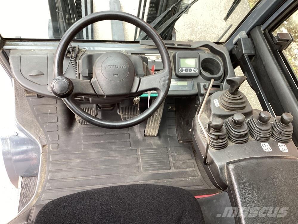 Toyota 8FDJF35 Dyzeliniai krautuvai