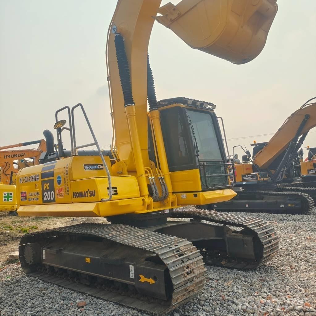 Komatsu PC200-8 Vikšriniai ekskavatoriai