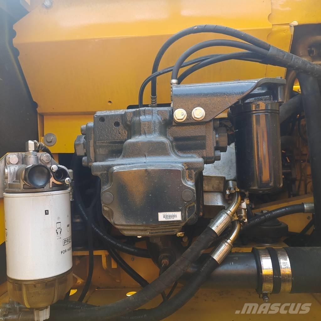 Komatsu PC200-8 Vikšriniai ekskavatoriai