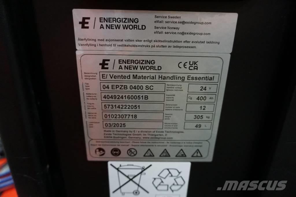Toyota LPE250 Žemų aukščių keltuvai su platforma