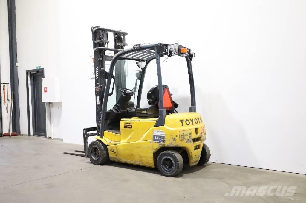 Toyota 8FBM20T Elektriniai šakiniai krautuvai