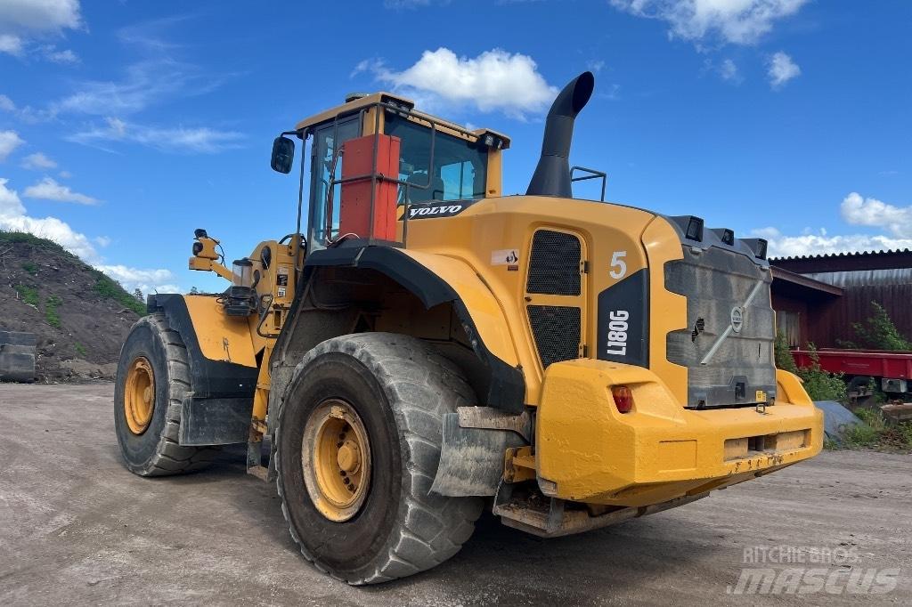 Volvo L 180 G Naudoti ratiniai krautuvai