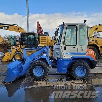 Hitachi LX 20-7 Naudoti ratiniai krautuvai