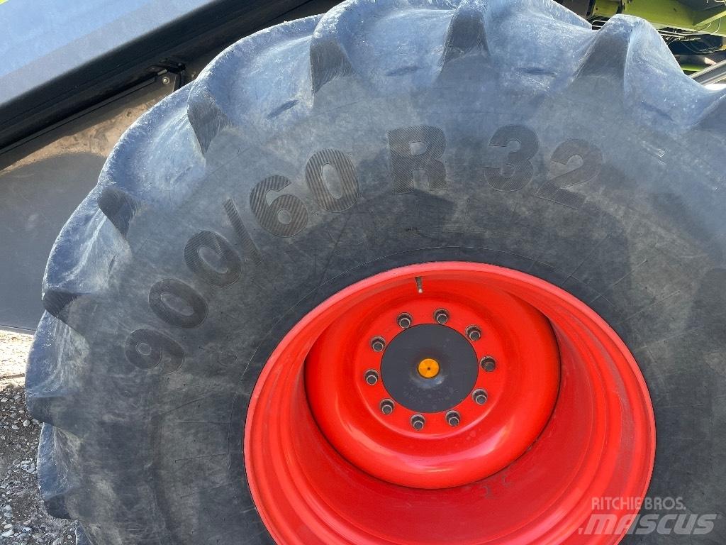 CLAAS Lexion 660 Derliaus nuėmimo kombainai