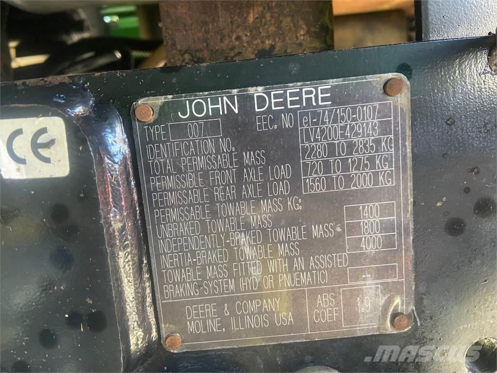 John Deere 4200 Naudoti kompaktiški traktoriai
