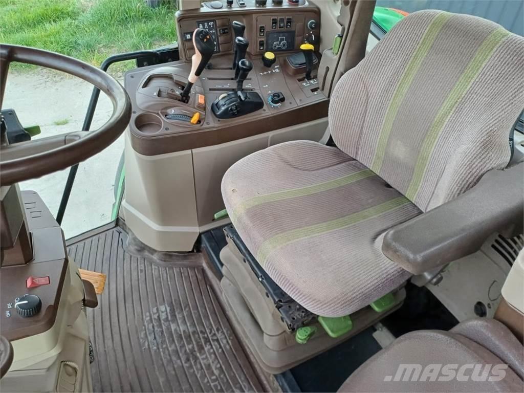 John Deere 6820 Traktoriai