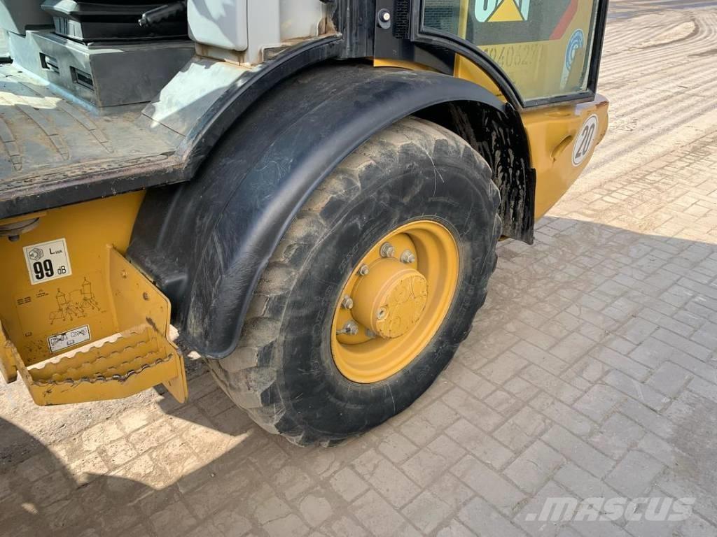 CAT 906 Naudoti ratiniai krautuvai