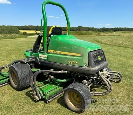 John Deere 8900A Sodo traktoriukai-vejapjovės