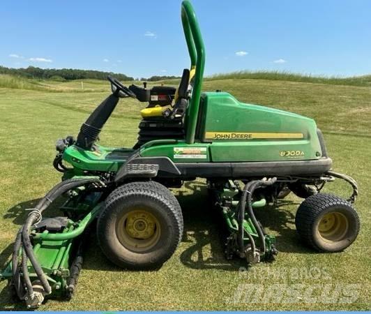 John Deere 8900A Sodo traktoriukai-vejapjovės
