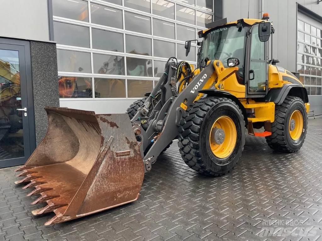 Volvo L50H Naudoti ratiniai krautuvai
