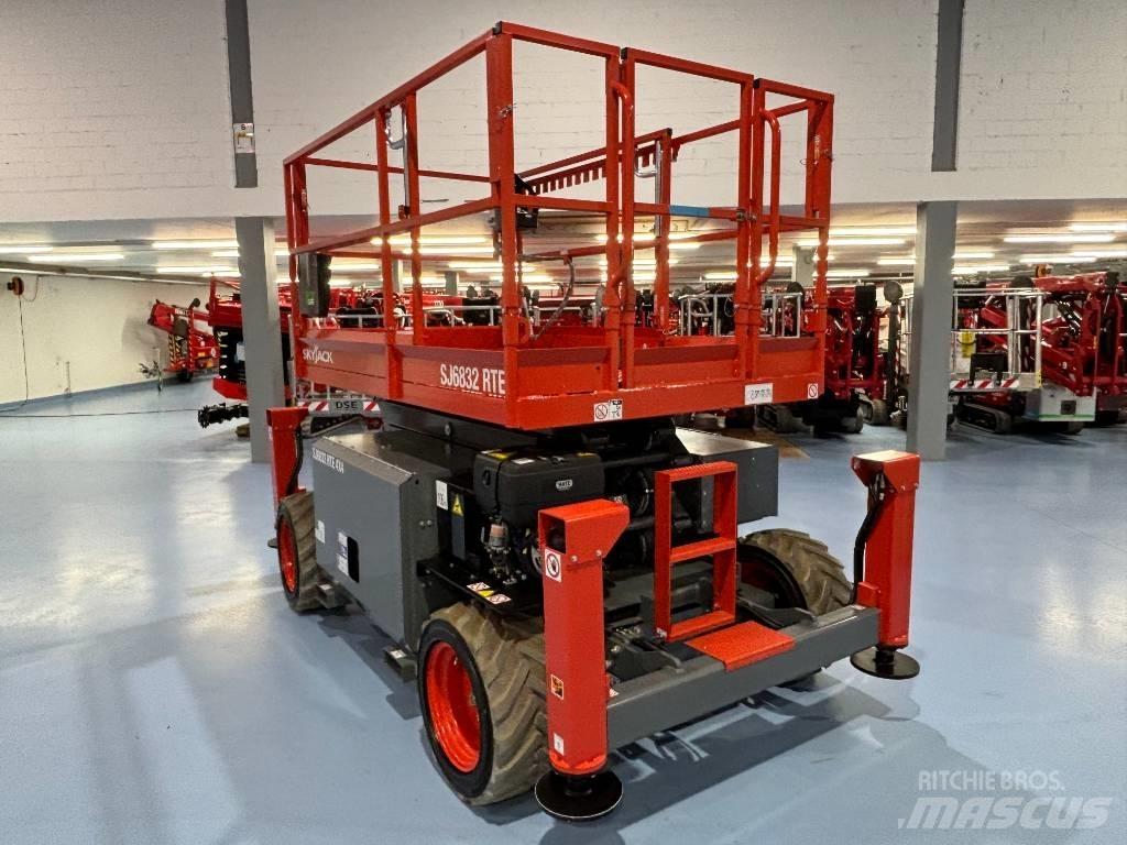 SkyJack SJ 6832 RTE Žirkliniai keltuvai